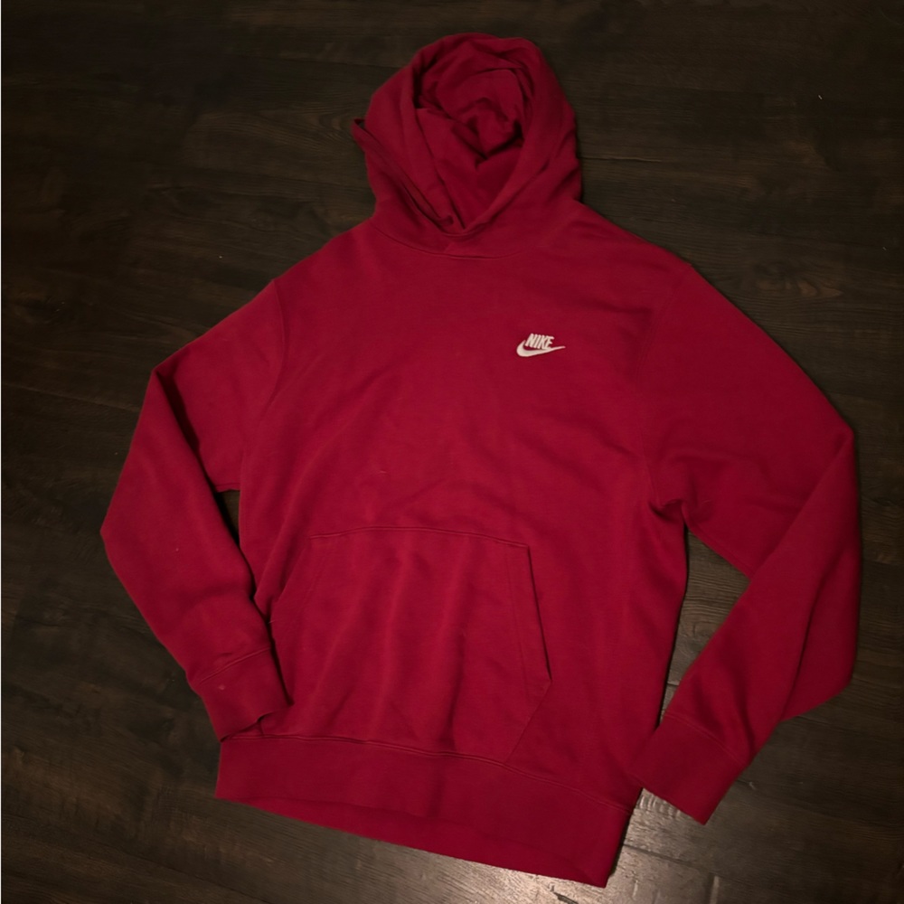 Nike sportswear club fleece men’s size small red hoodie - Picture 1 of 4